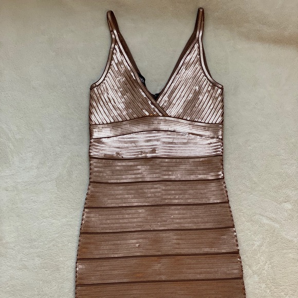 2/30 🛍 BeBe bandage sequin dress - Picture 3 of 6